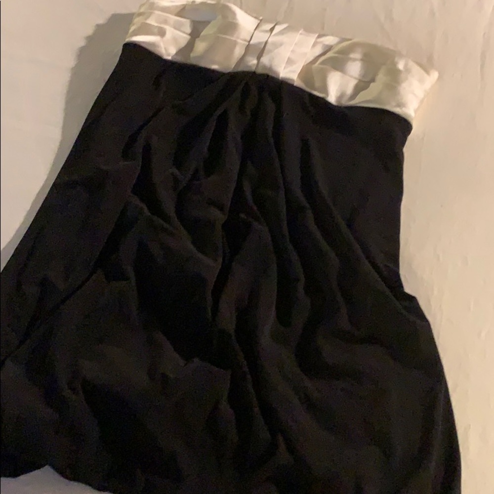 Black and white mini dress. Very flattering!